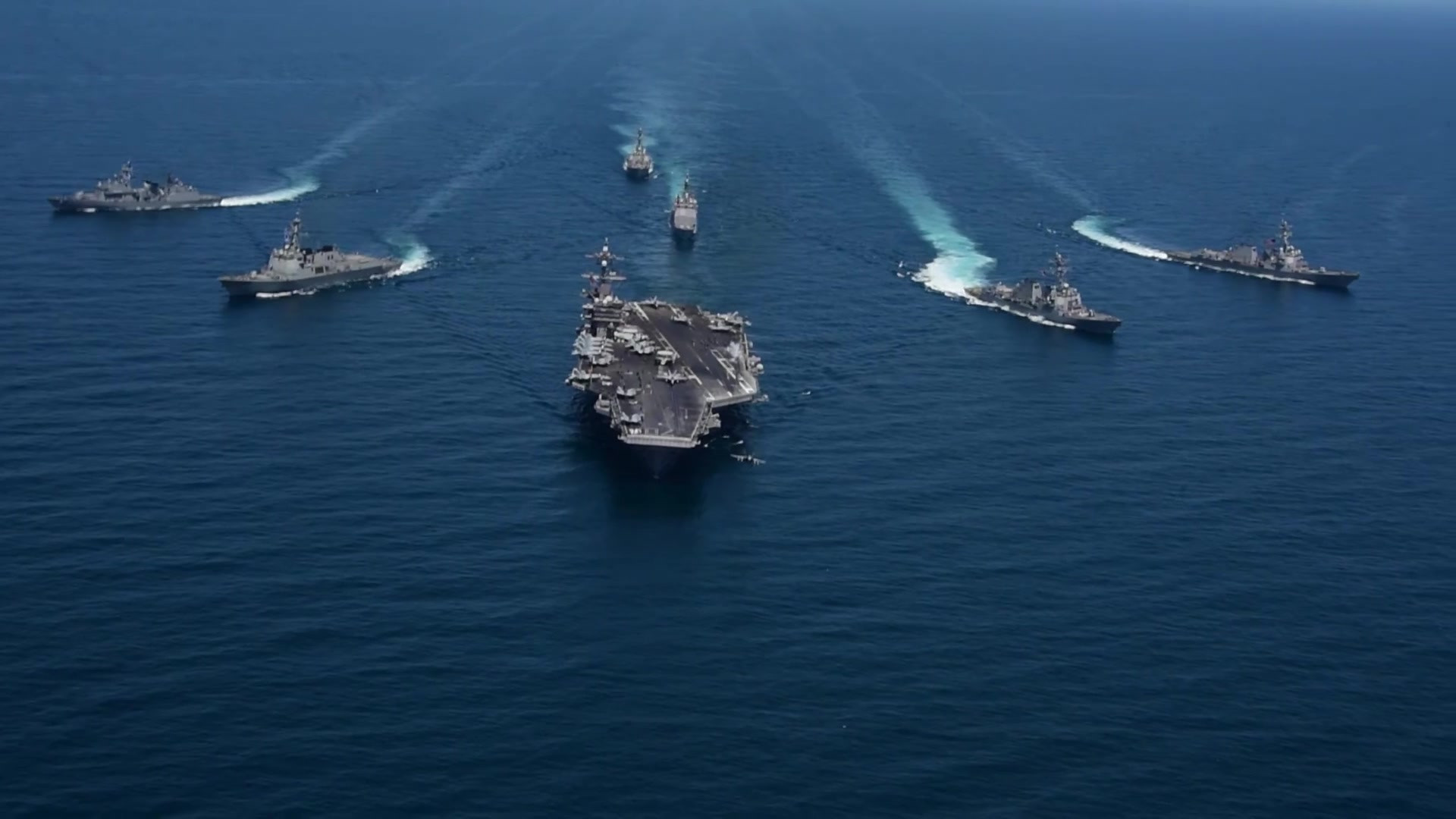 Uy lực của đội tàu sân bay Mỹ sắp đến Việt Nam